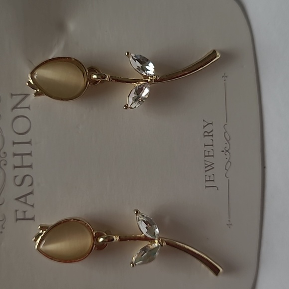 Golden Flower Earrings - Picture 3 of 4